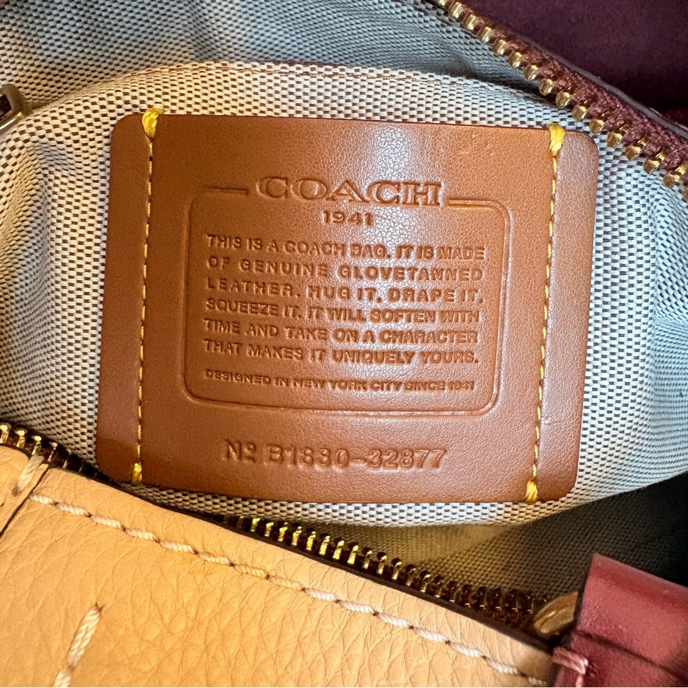 Retail Coach 1941 Rogue 30 Beechwood with leather appliqué rhinestone. - Picture 11 of 16